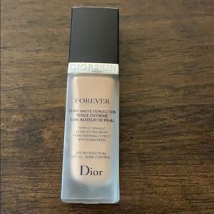 Dior skin forever full coverage foundation